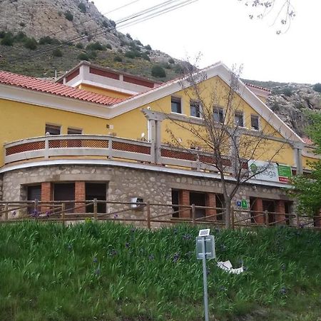 Albergue Santa Barbara Aliaga Exterior photo